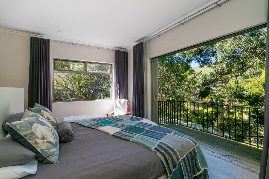 5 Bedroom Property for Sale in Brenton On Lake Western Cape